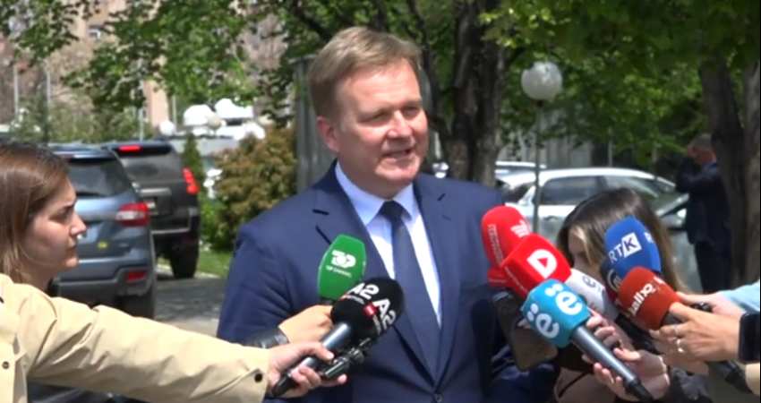 Emisari Sorensen pas vizitës në Prishtinë: Jemi duke punuar, kaq