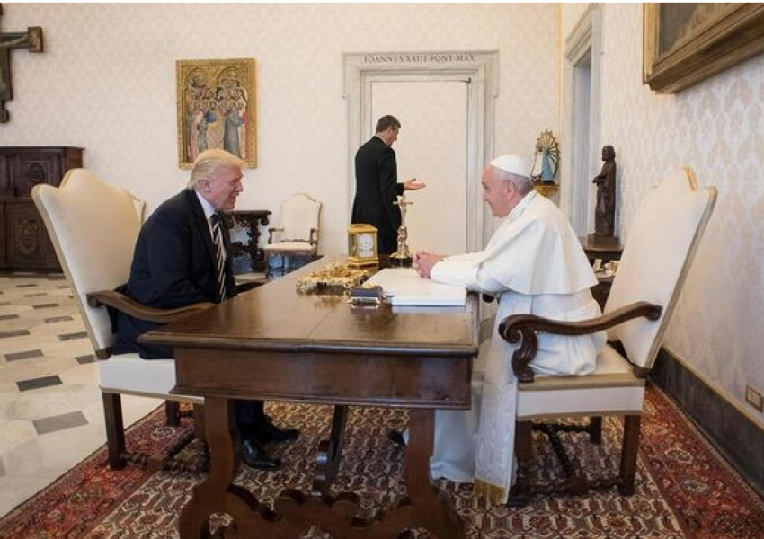 Liderët botëror të pranishëm në lamtumirën e fundit të Atit të Shenjtë/ Trump në Vatikan: Nderoj Papa Françeskun dhe komunitetin katolik