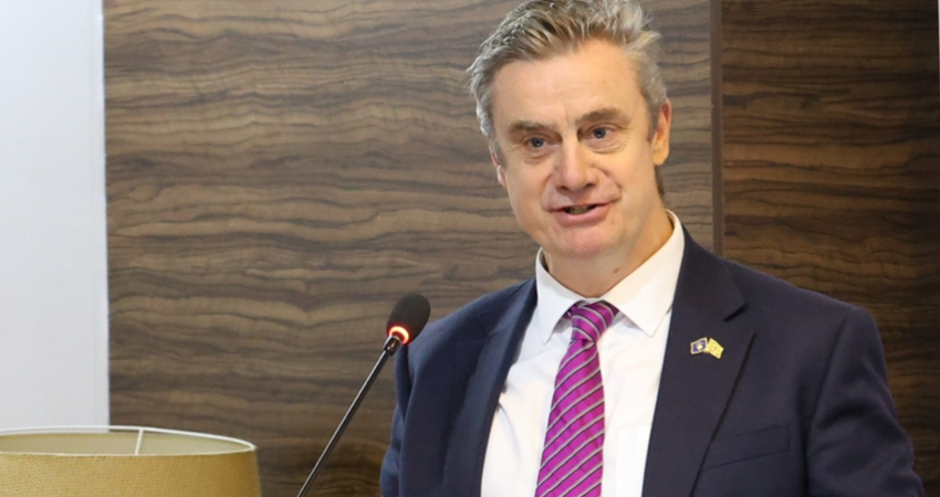 Ambasadori britanik: Familjet e personave të zhdukur në Kosovë kanë të drejtë të dinë të vërtetën