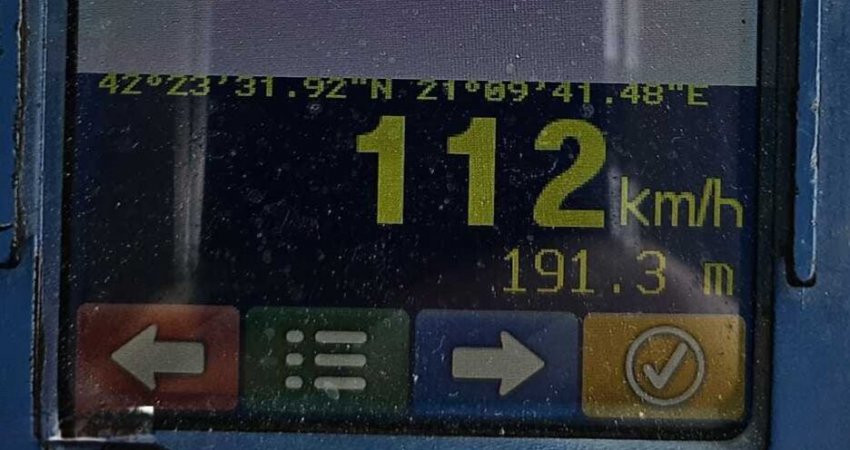 21-vjeçarja në Ferizaj në zonën 50km/h voziti me shpejtësi 112km/h, i merret leja për 6 muaj