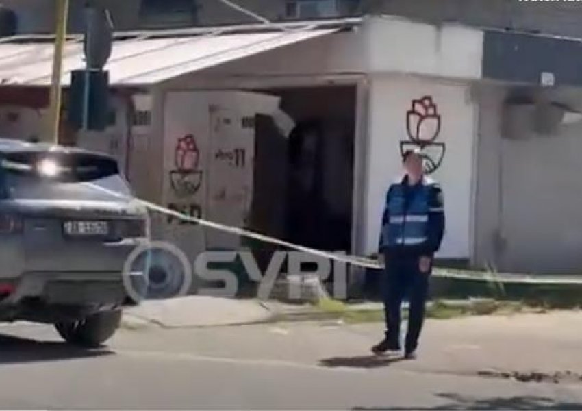 Plumbat tek zyra e PSD/ I riu u përplas me socialdemokratët – Shkon babai e konfliktohet me militantët e Doshit/EMRI/