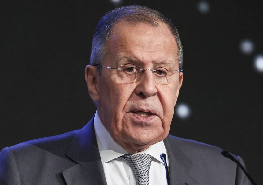 Lavrov: Putin kërkon të rifillojë bisedimet ruso-ukrainase nga Stambolli – Takimi me Zelensky nuk u diskutua në Alaska