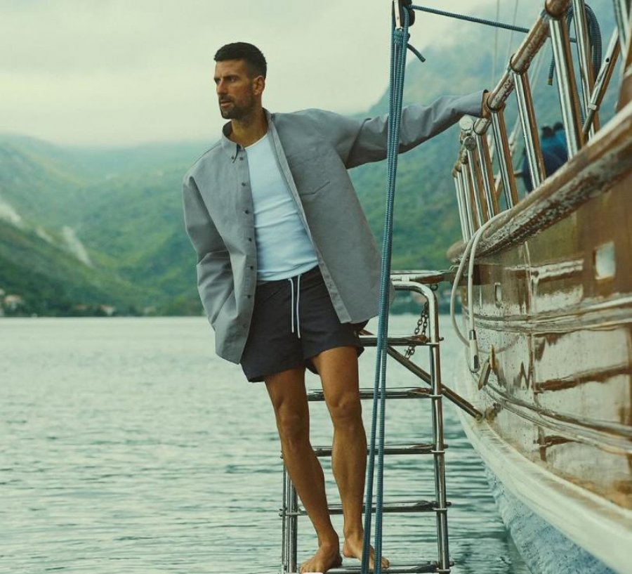 Djokovic thumbon me humor Sabalenkën: Ja si duhet pozuar