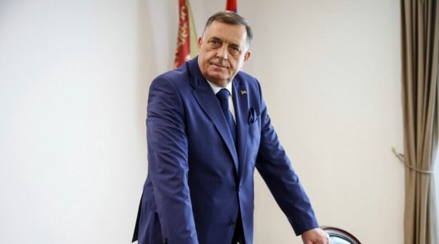 Dodik dënohet me akt të formës së prerë për mosrespektim të vendimeve të Përfaqësuesit të Lartë