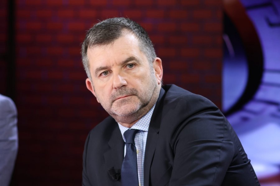 A ka vjedhur Veliaj në emër të Ajolës?