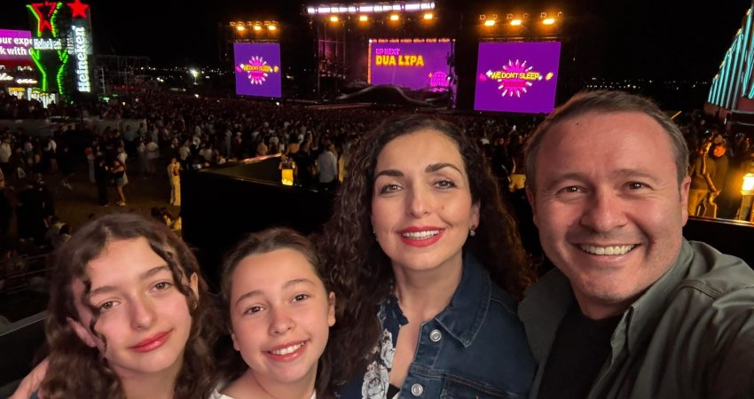 “Nga një ëndërr në realitet” – Vjosa Osmani emocionon me fjalët pas performancës së Dua Lipës në Sunny Hill