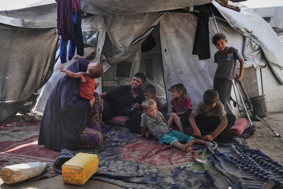 Beteja e një familjeje në Gaza për mbijetesë, ndërsa uria dhe nxehtësia thellojnë dëshpërimin