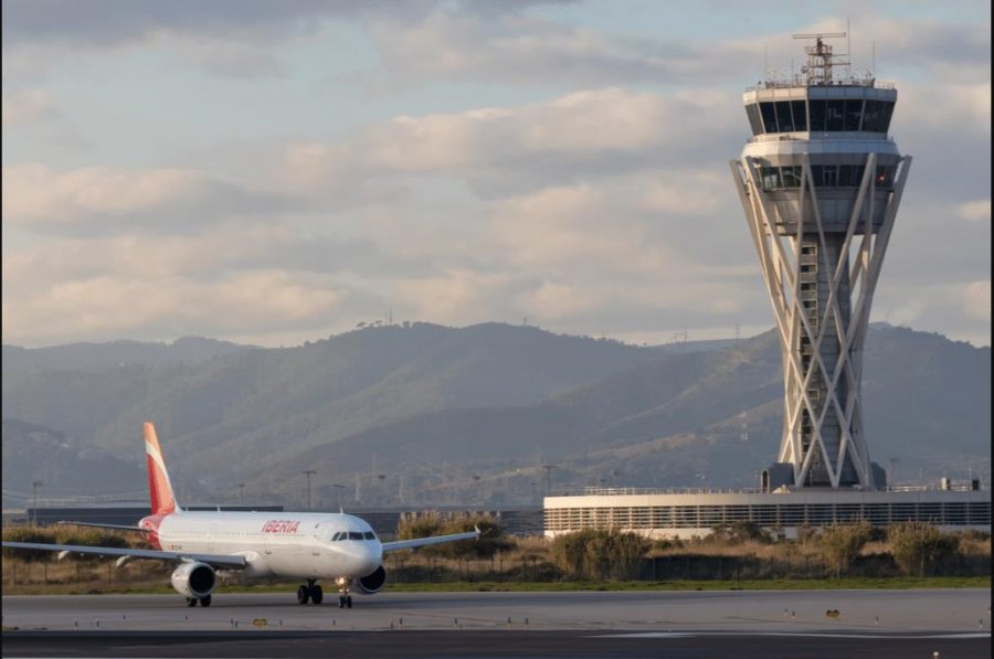 Fëmija kishte pasaportën të skaduar, prindërit e lënë në aeroport dhe ikin me pushime