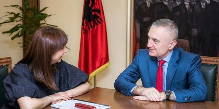 Avokatja e Popullit zbarkon në burgun 313 dhe dëgjon pretendimet e Ilir Metës: Më rrëmbyen...!