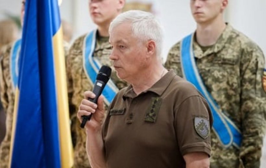 Zelensky emëron një komandant të ri në krye të Forcave Ajrore
