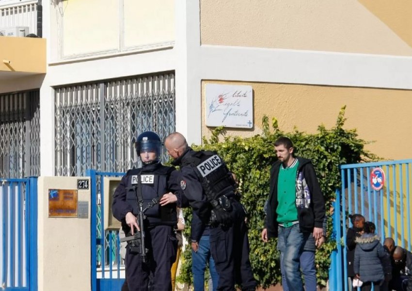 Franca nën 'cunamin e bardhë': Raporti alarmant për përhapjen e drogës dhe dhunës së lidhur