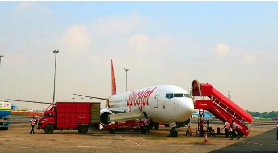 Skandal në aeroportin e Srinagarit: Oficeri indian akuzohet për dhunë ndaj stafit të SpiceJet
