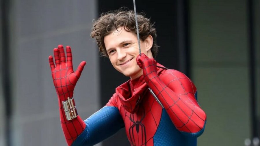 Spider-Man rikthehet në Skoci: Tom Holland xhiron në rrugët e Glasgout