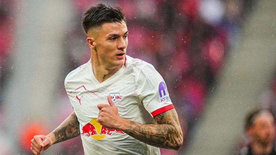 Benjamin Sesko, objektiv i madh për United dhe Newcastle, ofertat në tavolinë