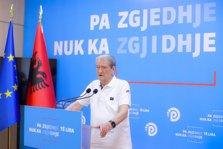 Berisha: Kodi nuk ka qëllim tjetër vetëm të shumëfishojë me mijëra raste veprën penale, për të dënuar me burg qytetarin 