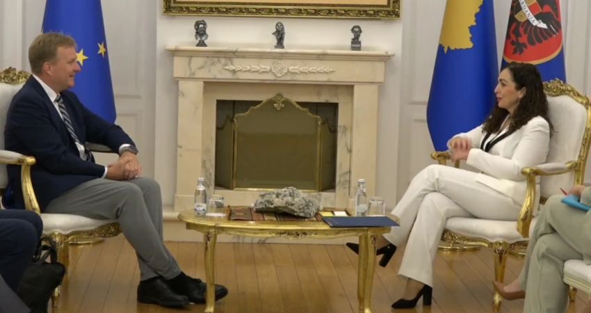 Emisari Sorensen në Kosovë, takohet me presidenten Osmani