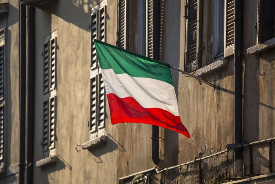 Italia ndalon përdorimin e barnave për ‘ndryshimin e seksit’ te fëmijët, miraton ligjin