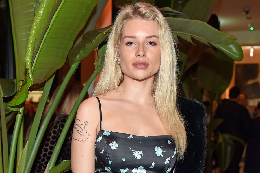 Lottie Moss në qendër të vëmendjes me fustanin e bardhë të mrekullueshëm
