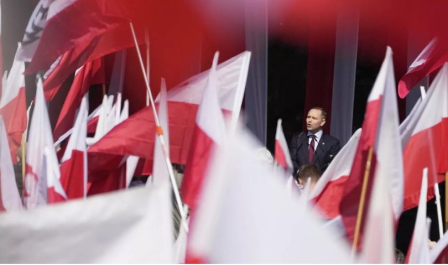 Karol Nawrocki betohet si President i ri i Polonisë: Përballje e pritshme me Tusk