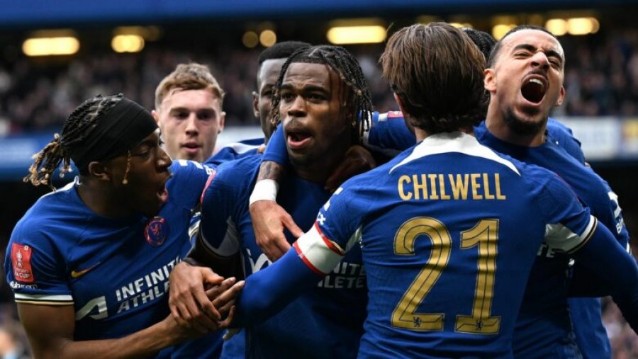 Chelsea po përpiqet të shesë katër lojtarë te Borussia e Dortmundit