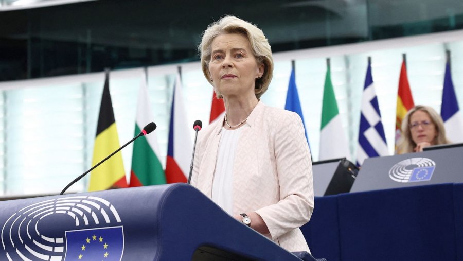 Von der Leyen: Franca po përballet me zjarret më të mëdha në histori, Evropa qëndron përkrah saj