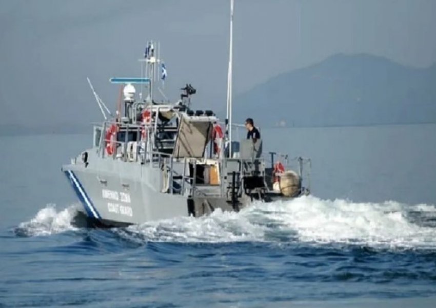Skafi iu përplas me shkëmbin në Halkidiki/ Ja si paraqitet gjendja e 6 shqiptarëve në Greqi