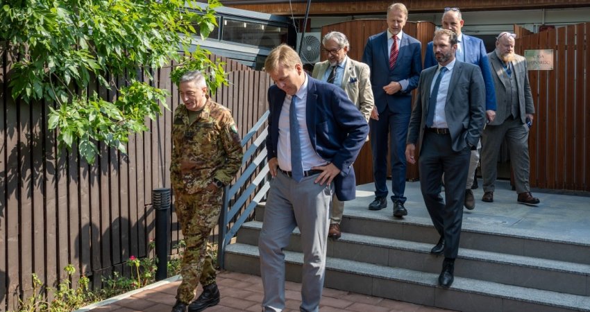 Sorensen takohet me Komandantin e KFOR’it, flasin për zhvillimet e fundit të sigurisë në Kosovë dhe dialogun