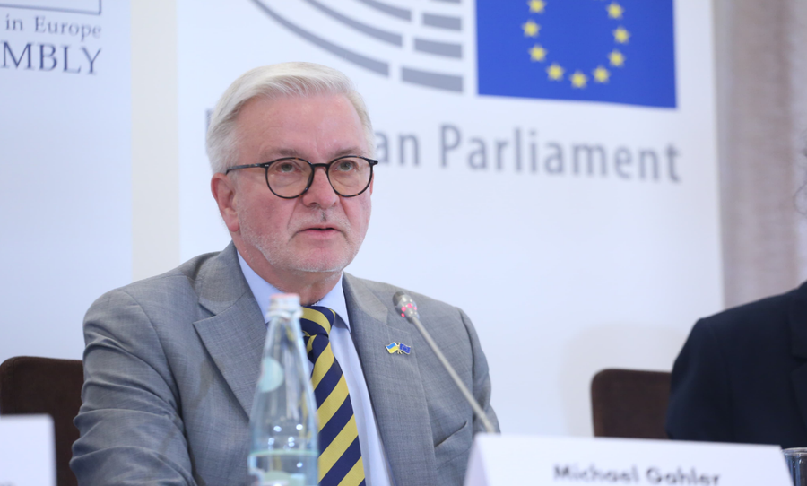 Qeveria po i bën presion OSBE-së? Michael Gahler: Misioni ka përvojën e duhur për të përballuar situata të tilla