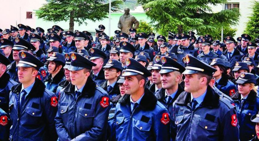 Komisarë të djegur, më mirë një mik se një gradë në polici