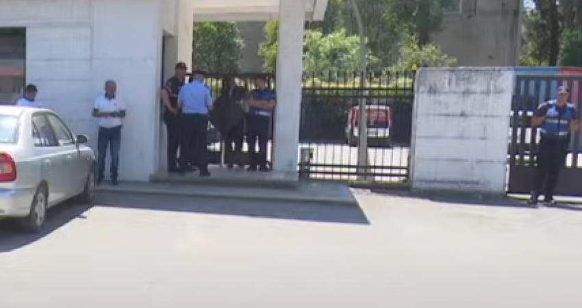 Terrori shtetëror ndaj tre mediave në Shqipëri, “SafeJournalists”: Sulm ndaj demokracisë