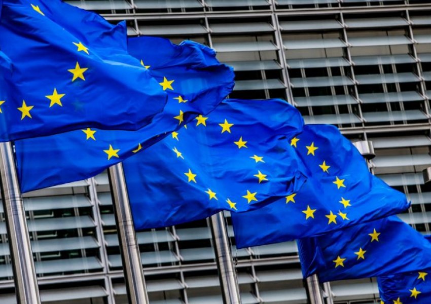 Presion ndaj von der Leyen: Eurodeputetët kërkojnë heqjen 100% të masave ndaj Kosovës para 28 dhjetorit