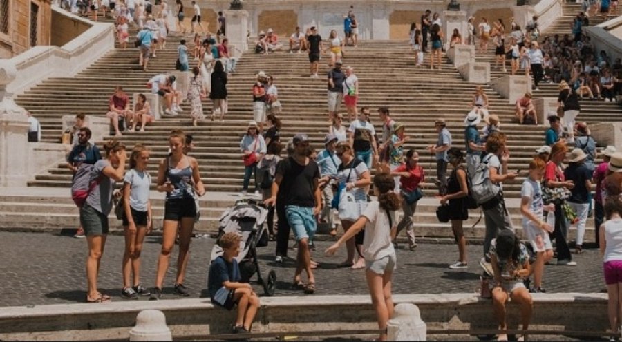 Spanja, Malta, Finlanda: Cilat vende të BE-së vizitohen më shumë nga turistët ndërkombëtarë?