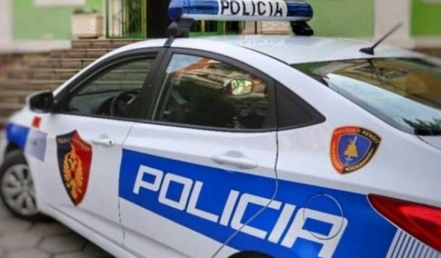 Ndezi zjarrin që dogji një stan, shpallet në kërkim i riu në Gramsh