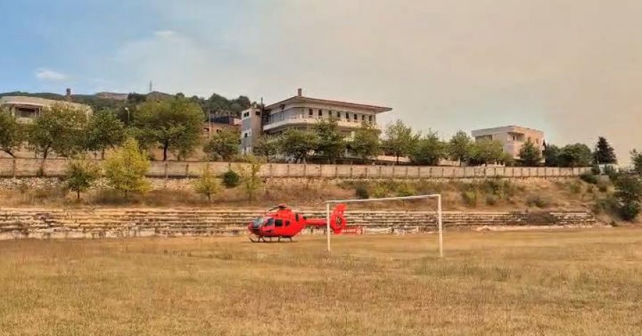 Zjarret masive në Gramsh, helikopterët e emergjencave në gatishmëri për transportin e të lënduarve
