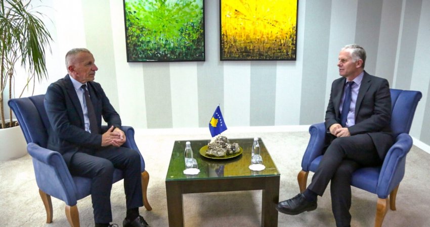 Bislimi me Kamberin: Qeveria mbështet shqiptarët në Luginë, edhe në lobim për vetëdijësim ndërkombëtar
