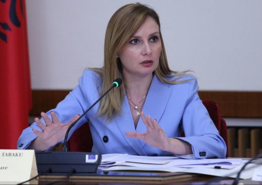 Tabaku: Qeveria mburret me suficit, ndërsa shqiptarët s’mbushin dot shportën e ushqimeve