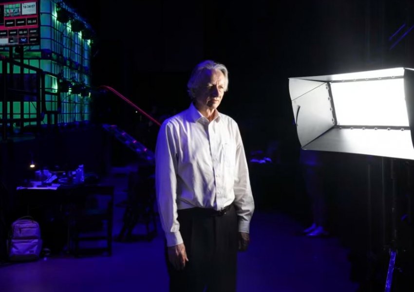 'Godfatheri' i AI: Ja mënyra si inteligjenca artificiale mos ta zhdukë njerëzimin