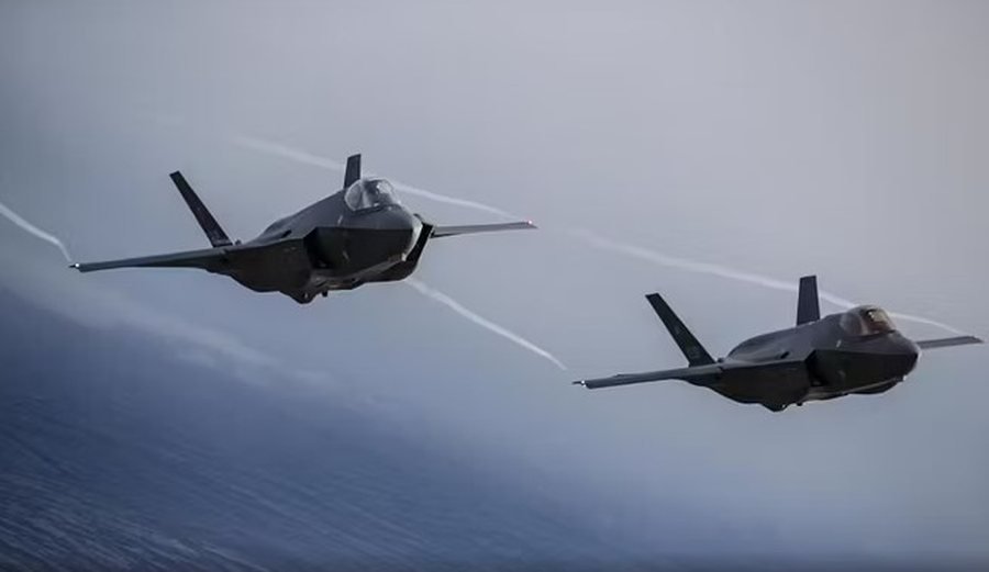 Tension mbi detin Baltik, dy avionë italianë F-35 ndjekin avionin luftarak rus