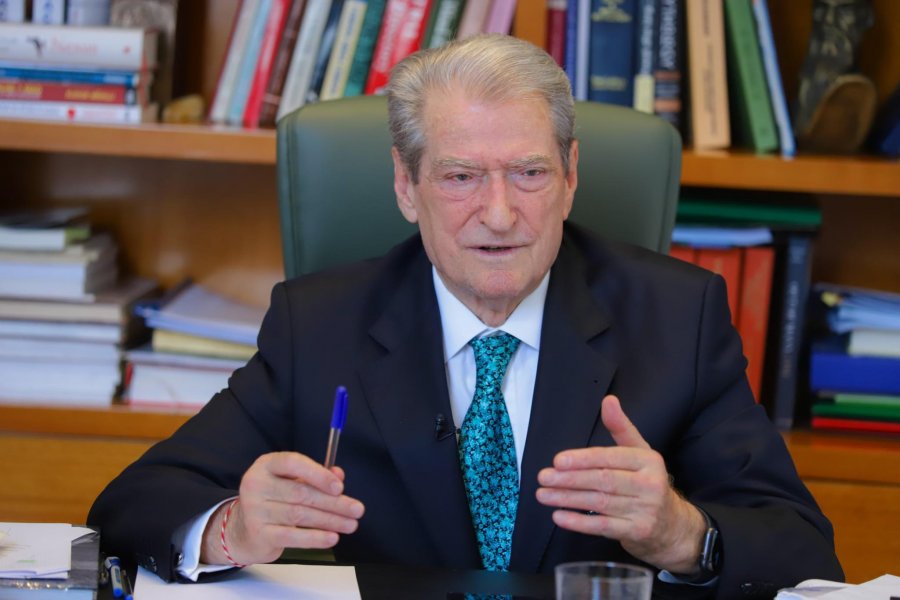 Berisha: Ramaduro urdhër që të mos zbatohet urdhri i gjykatës për lirimin e ambienteve të News24