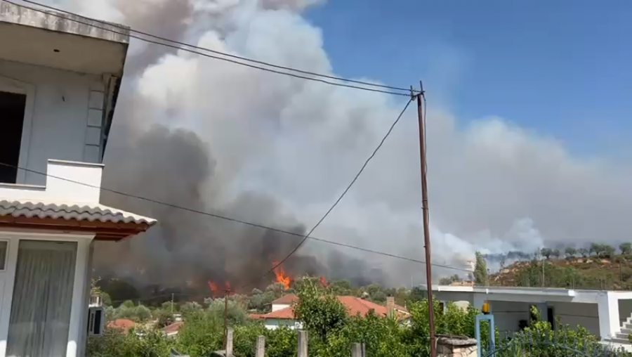 Bilanci i 24 orëve: 64 vatra zjarri, 24 aktive, kritike situata në Gramsh, Delvinë e Telepelenë, shpërthejnë municionet në Gërmenj