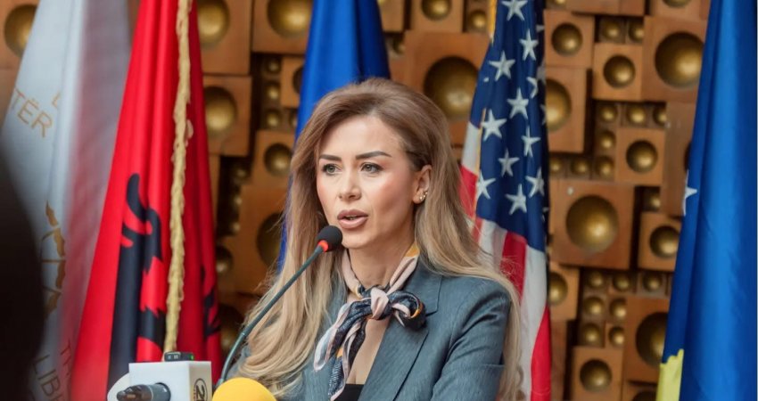 Redaktorja e RTK-së përplaset me zëdhënësin e Qeverisë: Paga nuk është luks, është e drejtë!