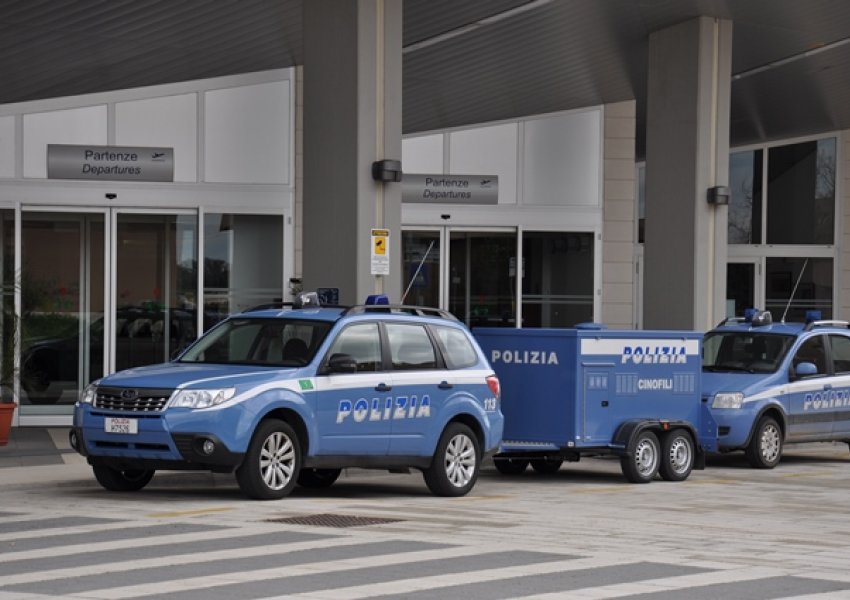 I gjetën një thikë në valixhe, arrestohet 39-vjeçari shqiptar në Siçili