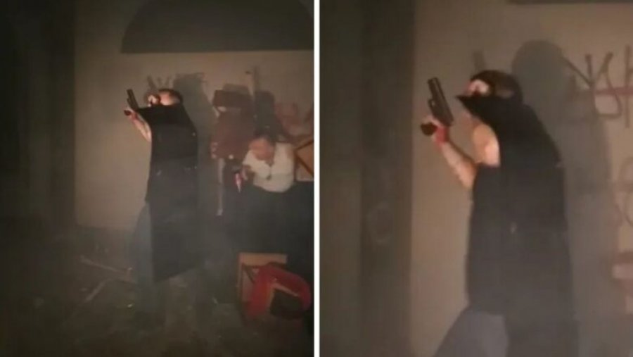 Momenti kur një burrë nxjerr armën para zyrave të partisë së Vuçiç