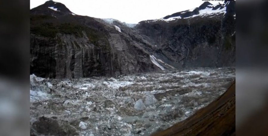 Po shkrihen akullnajat, Alaska i druhet përmbytjeve rekord, nisin evakuimet