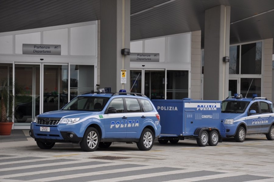 I gjetën një thikë në valixhe, arrestohet 39-vjeçari shqiptar në Siçili