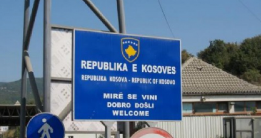 Zjarri i afrohet rrugës, mbyllet kufiri Kosovë-Maqedoni e Veriut në Glloboqicë