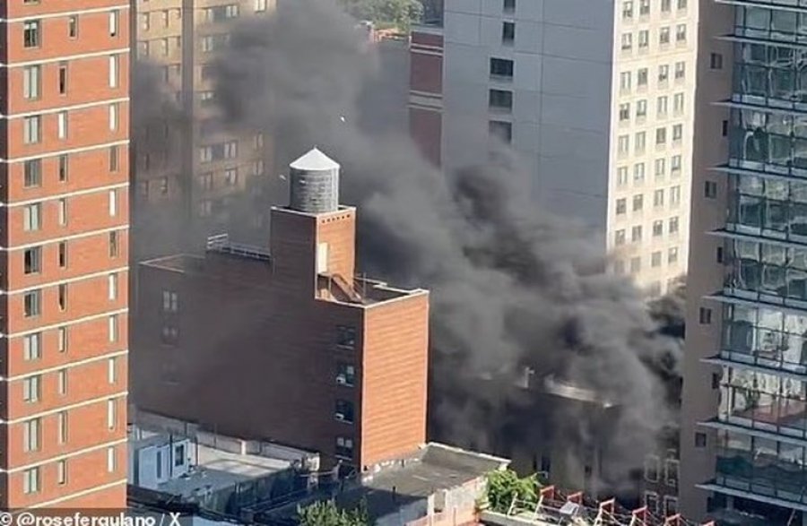 FOTO/ Shpërthim i fortë në Manhattan, retë e zeza të tymit mbulojnë Nju Jorkun