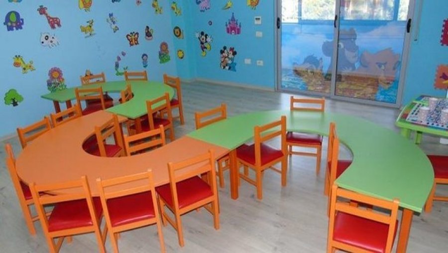 4-vjeçari lëndohet gjatë lojës në kopësht, transportohet në spital