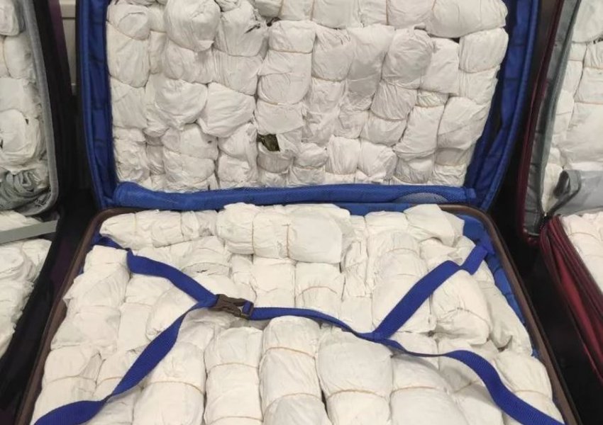 Ishte nisur nga Izraeli drejt SHBA-së, sekuestrohet gjysmë ton drogë me vlerë 1.5 milionë euro në aeroportin e Athinës