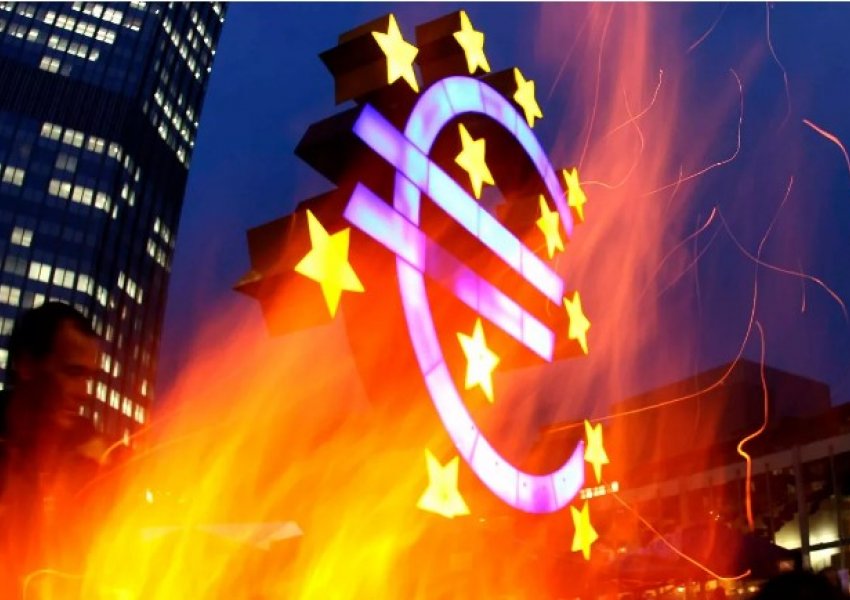 Debati global për 'debanking': Nga SHBA te BE dhe Britania e Madhe